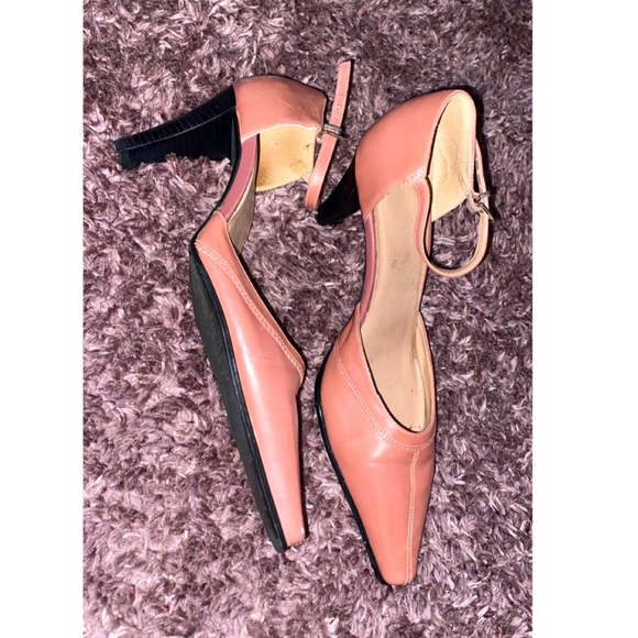 Pink strapped heels - Picture 2 of 2